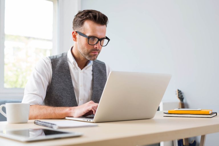 Como o desenvolvimento tecnológico mudou o perfil do consumidor?