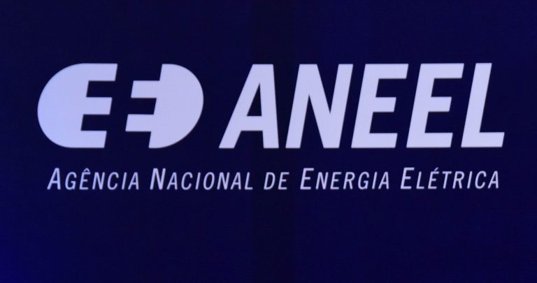 ABRINT cobra decisão imediata da Aneel sobre compartilhamento de postes