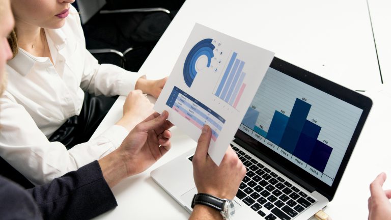 Eficiência Operacional Não É Custo. É Valuation.